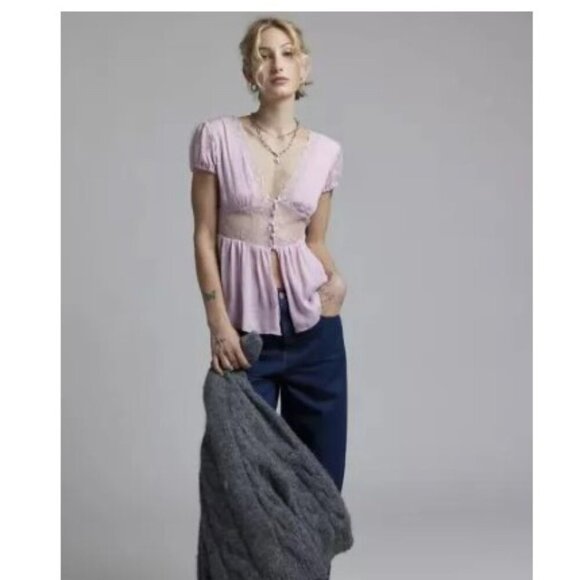 Urban Outfitters Kimchi Blue Isabella Puff Sleeve Lace Blouse light purple Sz M - Picture 10 of 11